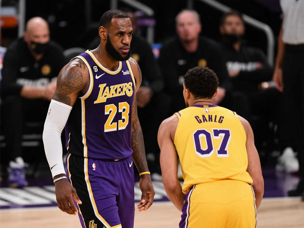 用他特有的 用他特有的