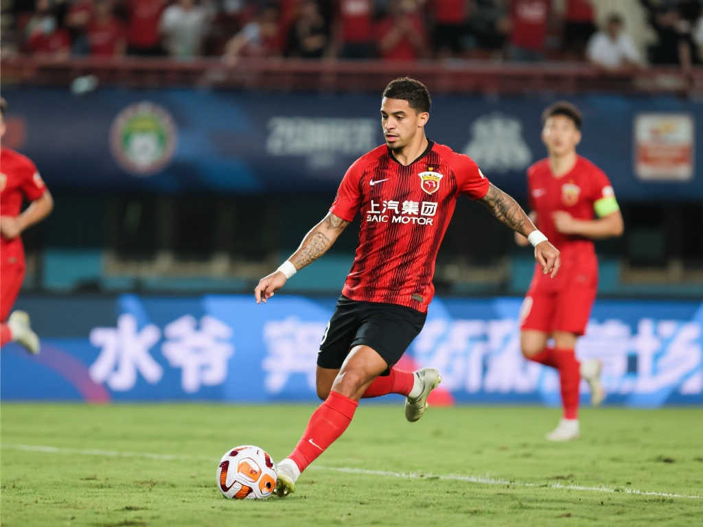 用一记头球 用一记头球